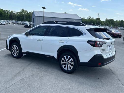 Crystal White Pearl 2023 Subaru Outback Premium