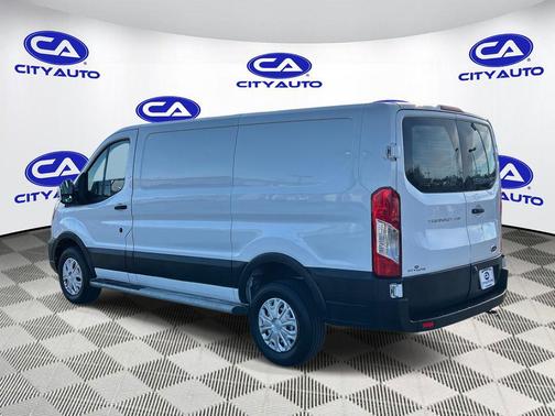 2022 Ford Transit-250 Base