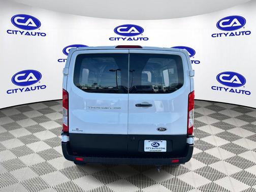2022 Ford Transit-250 Base