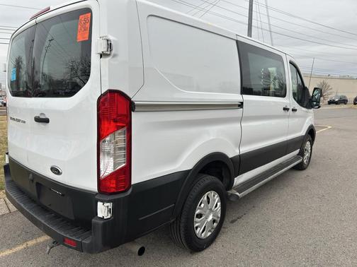2022 Ford Transit-250 Base