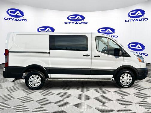 2022 Ford Transit-250 Base