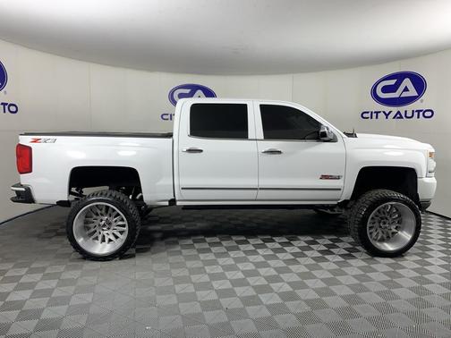 Summit White 2018 Chevrolet Silverado 1500 LTZ