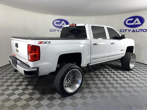 Summit White 2018 Chevrolet Silverado 1500 LTZ