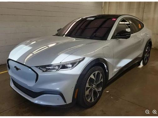 Space White Metallic 2022 Ford Mustang Mach-E Premium