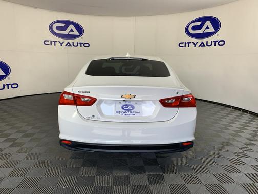 Summit White 2016 Chevrolet Malibu 1LT