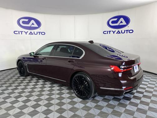 Royal Burgundy Red Metallic 2020 BMW 740 740i