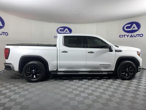 Summit White 2020 GMC Sierra 1500 SLT