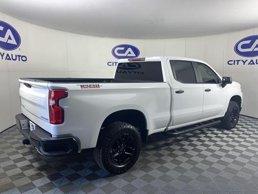 Summit White 2019 Chevrolet Silverado 1500 Custom Trail Boss