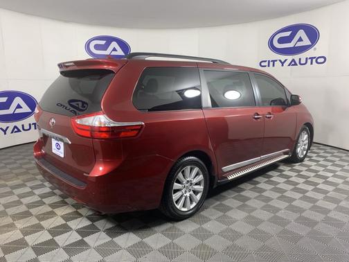 2017 Toyota Sienna Limited Premium