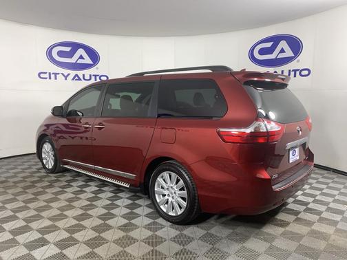 2017 Toyota Sienna Limited Premium