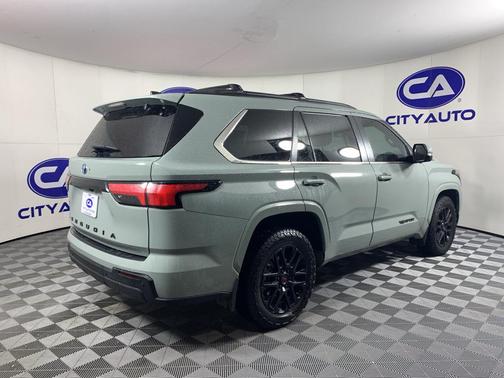 2024 Toyota Sequoia SR5