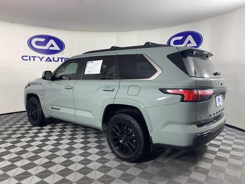 2024 Toyota Sequoia SR5