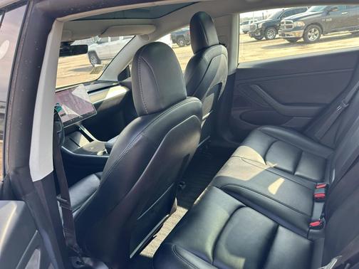 2019 Tesla Model 3 Mid Range