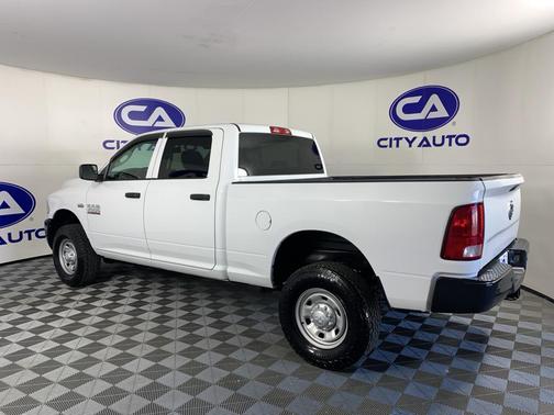Bright White Clearcoat 2018 RAM 2500 Tradesman Crew Cab 4x4 6'4' Box