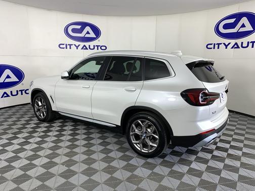 Mineral White Metallic 2024 BMW X3 xDrive30i
