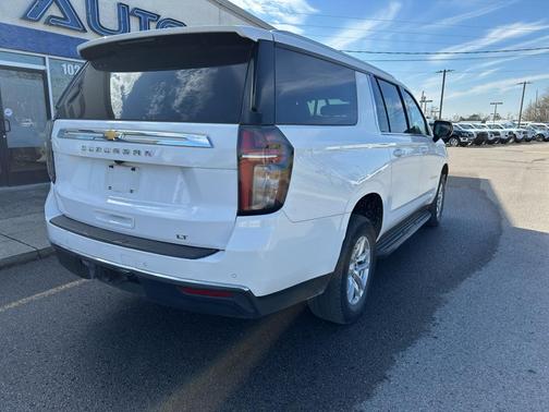 2023 Chevrolet Suburban LT
