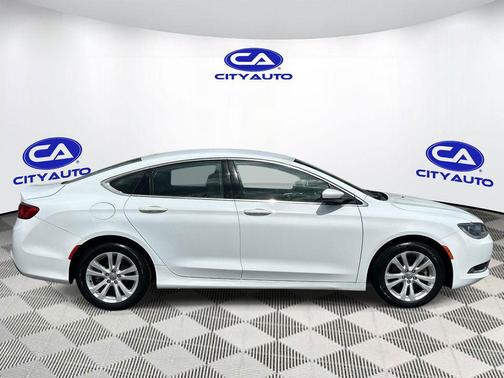 Bright White Clearcoat 2015 Chrysler 200 Limited
