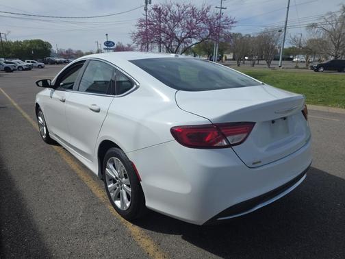 Bright White Clearcoat 2015 Chrysler 200 Limited
