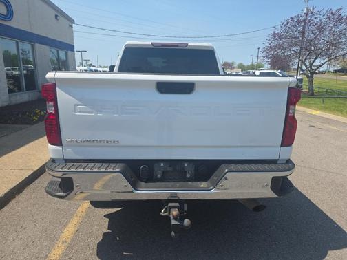 Summit White 2022 Chevrolet Silverado 2500 WT