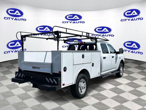2023 RAM 3500 Tradesman Crew Cab 4x4 8' Box