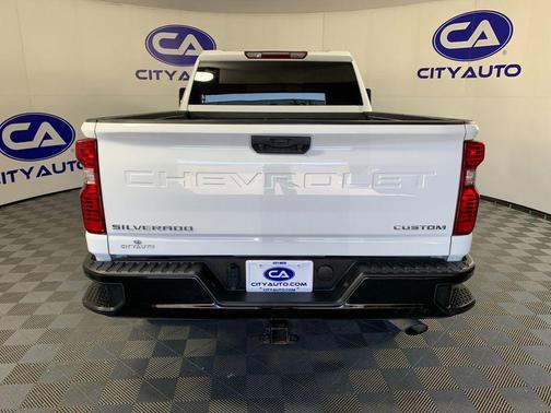 Summit White 2022 Chevrolet Silverado 2500 Custom