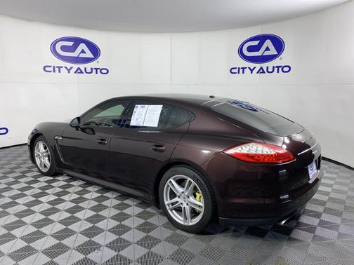 Mahogany Metallic 2011 Porsche Panamera 4