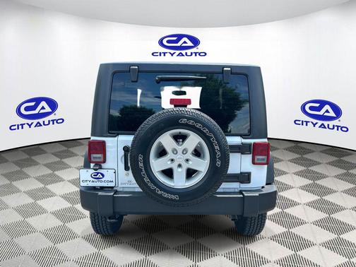 Bright White Clearcoat 2017 Jeep Wrangler Sport