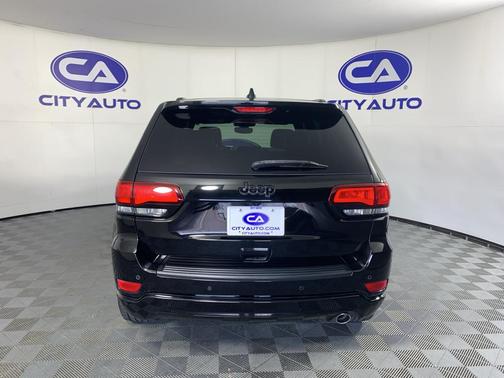 Diamond Black Crystal Pearlcoat 2020 Jeep Grand Cherokee Altitude
