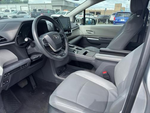 Celestial Silver Metallic 2023 Toyota Sienna XLE