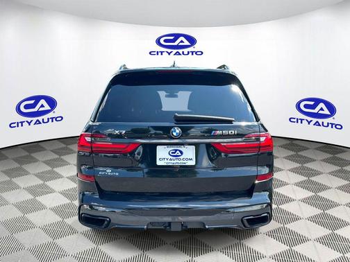Black Sapphire Metallic 2021 BMW X7 M50i