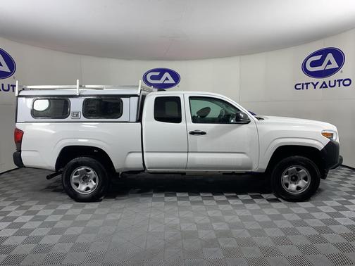 2022 Toyota Tacoma SR