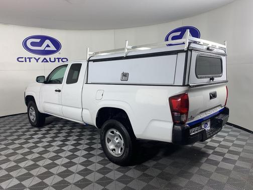 2022 Toyota Tacoma SR