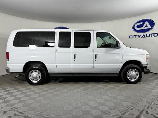 2014 Ford E350 Super Duty XLT