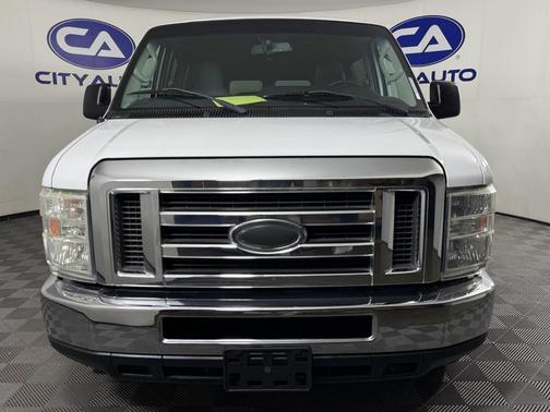 2014 Ford E350 Super Duty XLT