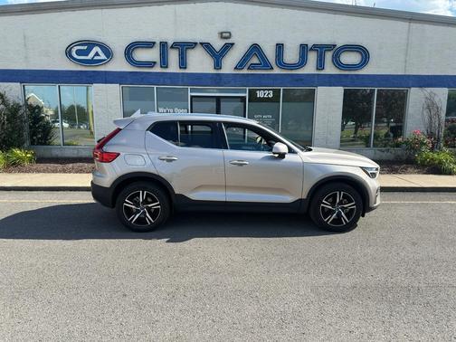 Bright Dusk Metallic 2024 Volvo XC40 B5 Core Bright Theme