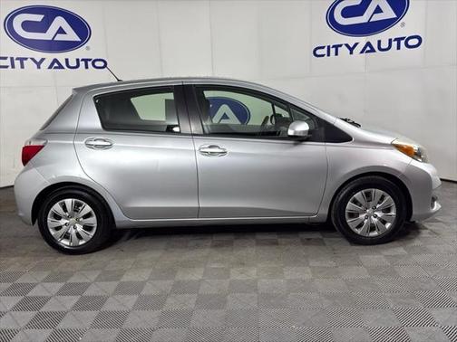 2012 Toyota Yaris LE