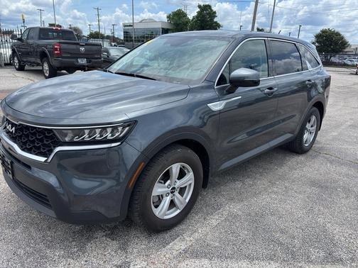 Gravity Grey 2023 Kia Sorento LX