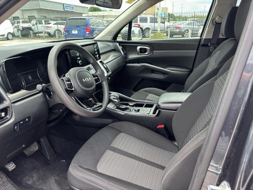 Gravity Grey 2023 Kia Sorento LX