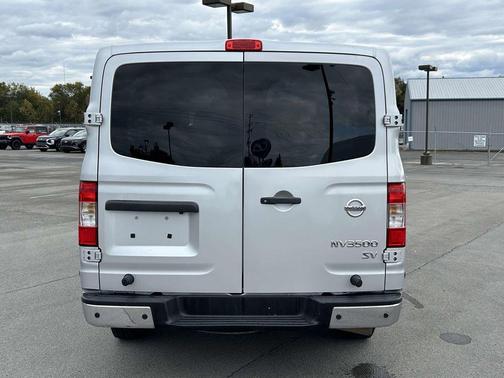 2018 Nissan NV Passenger NV3500 HD S V6