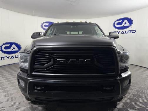 2018 RAM 3500 Laramie Crew Cab 4x4 8' Box