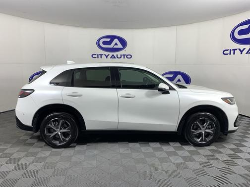 Platinum White Pearl 2023 Honda HR-V EX-L
