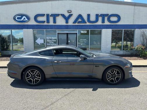 Magnetic Metallic 2019 Ford Mustang GT