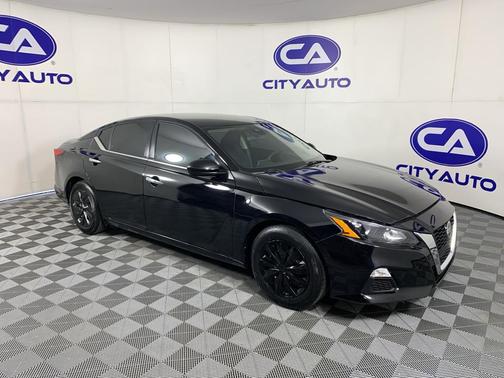Super Black 2022 Nissan Altima S FWD
