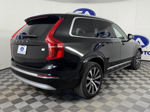 2022 Volvo XC90 Recharge Plug-In Hybrid T8 Inscription 6 Passenger