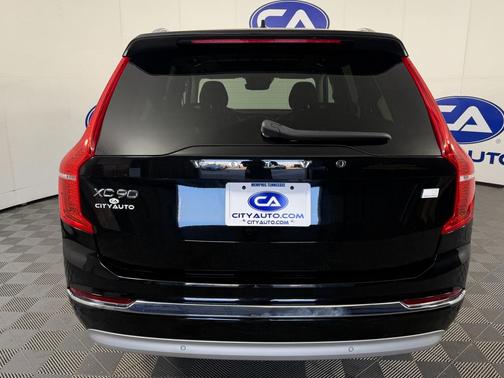 2022 Volvo XC90 Recharge Plug-In Hybrid T8 Inscription 6 Passenger