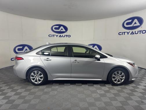Classic Silver Metallic 2022 Toyota Corolla LE
