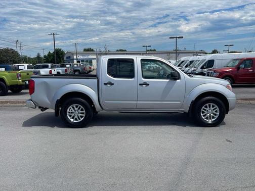 Brilliant Silver 2018 Nissan Frontier SV