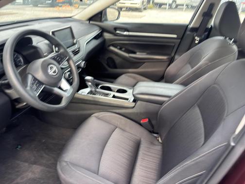 Garnet Pearl Metallic 2023 Nissan Altima 2.5 SV