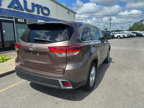 Toasted Walnut Pearl 2018 Toyota Highlander Limited
