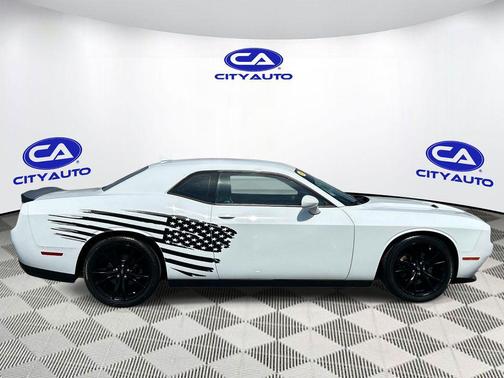 2017 Dodge Challenger SXT